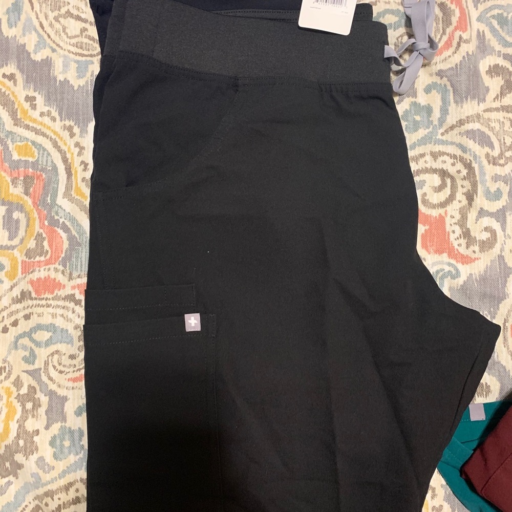 FIGS SCRUB PANTS